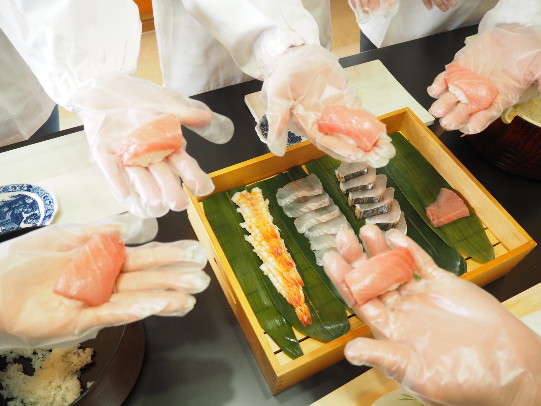 伊勢志摩の新鮮食材を使った寿司体験